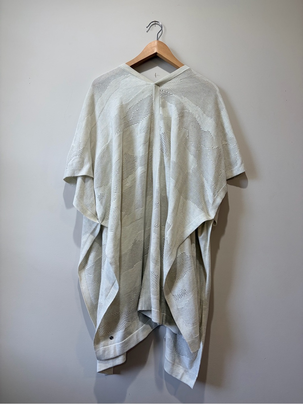 LULULEMON Find Your Light Wrap in Cream Short Sleeve Open Front Size OS - Picture 3 of 5
